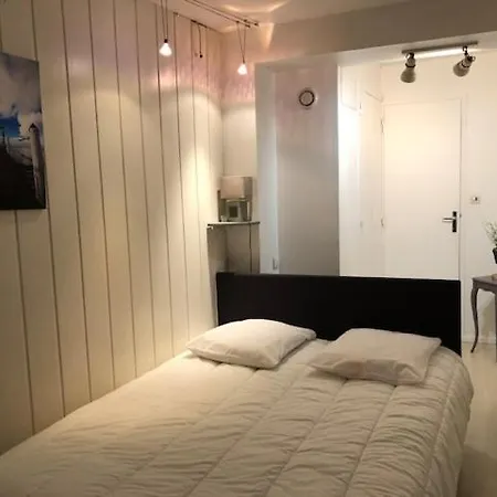 Maison Type Loft Avec Parking Hyper Centre * La Rochelle (Charente-Maritime)